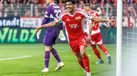 Berlins Diogo Leite trainiert derzeit individuell. / Foto: Andreas Gora/dpa
