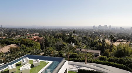 Sondersteuern auf Luxusimmobilien? Die Linke orientiert sich am Vorbild Los Angeles. (Archivbild) / Foto: Jae C. Hong/AP/dpa
