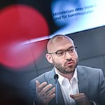 Brandenburgs Innenminister René Wilke (parteilos) ist überzeugt, dass die AfD den demokratischen Staat zerstören will.  / Foto: Britta Pedersen/dpa