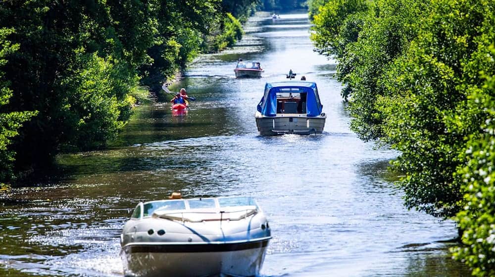 Mecklenburg-Vorpommern, Berlin und Brandenburg bieten viele Möglichkeiten für Freunde des Wassersports. / Foto: Jens Büttner/dpa