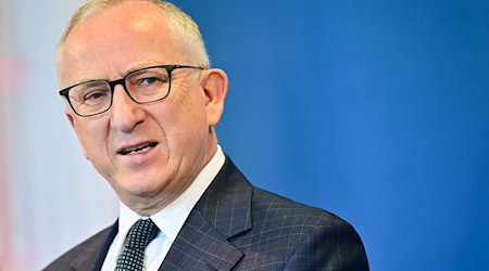 Über die aktuellen Kontrollen an der deutsch-polnischen Grenze ist Jan Tombinski, Geschäftsträger Polens in Deutschland, wenig erfreut (Archiv). / Foto: Sebastian Christoph Gollnow/dpa