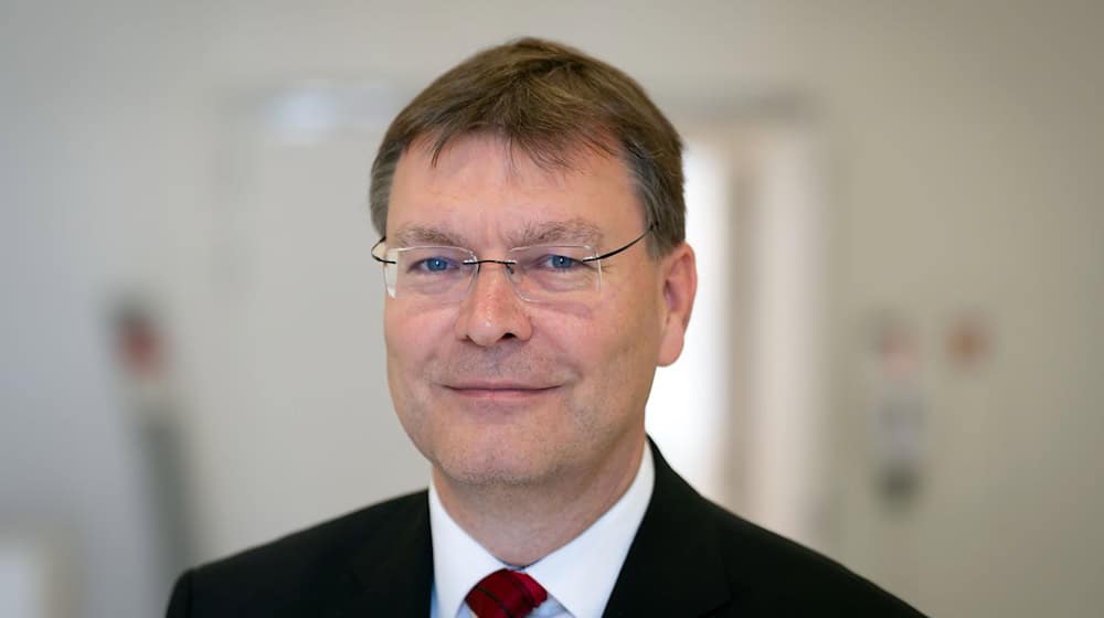 Der BSW-Landtagsabgeordnete Sven Hornauf will die Landesregierung wegen fehlender Auskünfte verklagen (Archivbild). / Foto: Soeren Stache/dpa