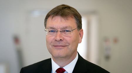 Der BSW-Landtagsabgeordnete Sven Hornauf will die Landesregierung wegen fehlender Auskünfte verklagen (Archivbild). / Foto: Soeren Stache/dpa