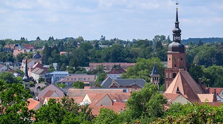 Um die 30.000 Menschen erwartet die Stadt Spremberg in der Lausitz zum Heimatfest vom Freitag bis Montag. (Archivbild) / Foto: Patrick Pleul/dpa