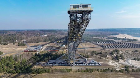 Einblicke in die Bergbau-Tradition in Südbrandenburg: Das Besucherbergwerk F 60 in Lichterfeld beteiligt sich am 3. Tag der Industriekultur in Brandenburg. (Archivbild) / Foto: Patrick Pleul/dpa