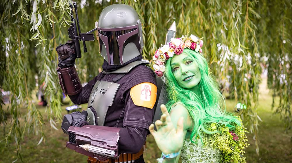 Liebhaber von Science Fiction und Fantasy-Reihen feiern beim Elbenwald-Festival im Spreeauenpark in Cottbus.(Archivbild)  / Foto: Frank Hammerschmidt/dpa