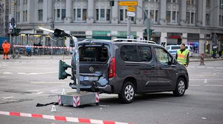 Verkehrsunfälle sind in Großstädten wie Berlin an der Tagesordnung - zumindest manche sind nach Einschätzung von Experten vermeidbar. (Archivbild) / Foto: Bernd von Jutrczenka/dpa