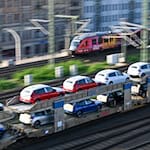 In Berlin und Brandenburg sind im ersten Halbjahr nicht so viele Autos neu zugelassen wie im Vorjahr. (Symbolbild) / Foto: Hendrik Schmidt/dpa