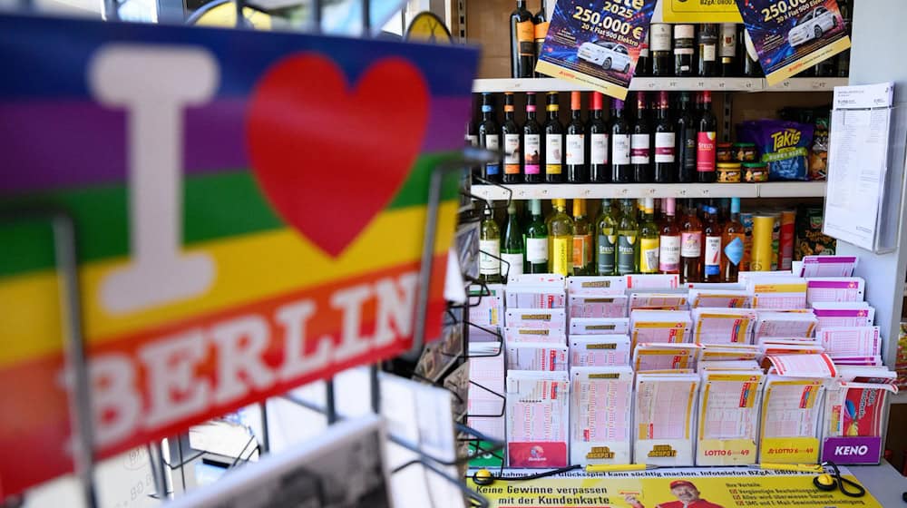 Der Spieler oder die Spielerin hat die Tipps bei einer Annahmestelle in Charlottenburg-Wilmersdorf abgegeben. (Archivbild) / Foto: Bernd von Jutrczenka/dpa
