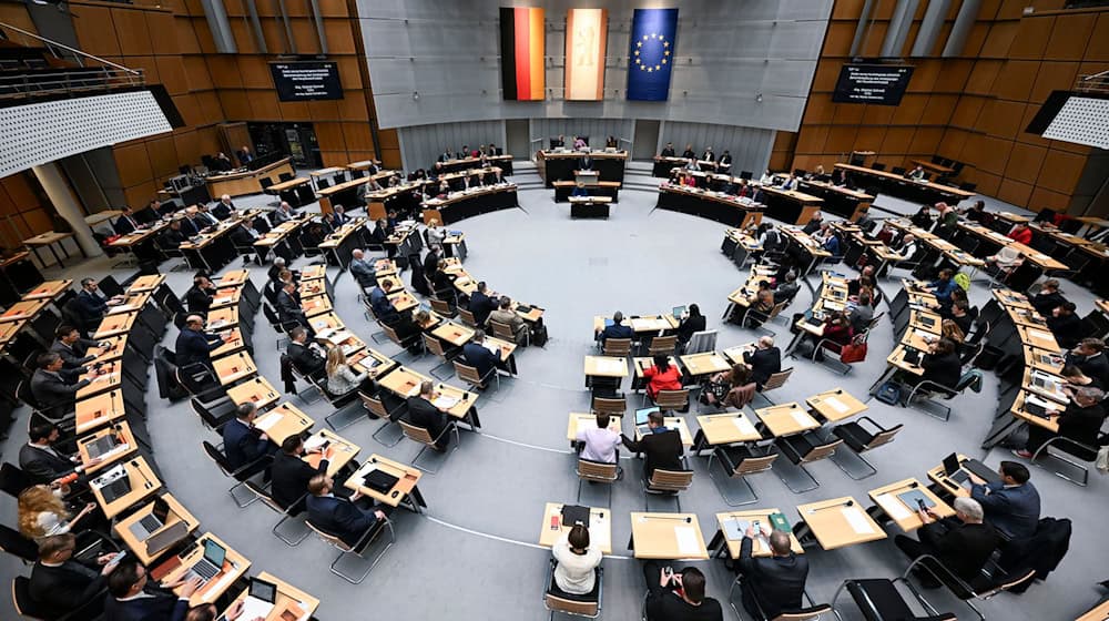 Das Berliner Abgeordnetenhaus tritt zu seiner ersten Sitzung nach der Sommerpause zusammen. (Archivbild) / Foto: Jens Kalaene/dpa