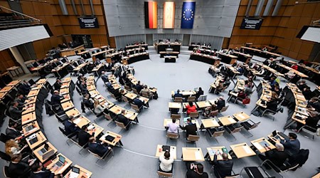 Das Berliner Abgeordnetenhaus tritt zu seiner ersten Sitzung nach der Sommerpause zusammen. (Archivbild) / Foto: Jens Kalaene/dpa