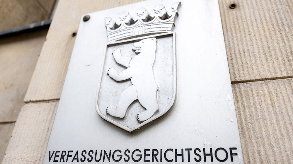 Der Streit zwischen Senat und AfD um Vornamen von Straftätern geht in eine neue Runde. (Archivbild) / Foto: Christophe Gateau/dpa