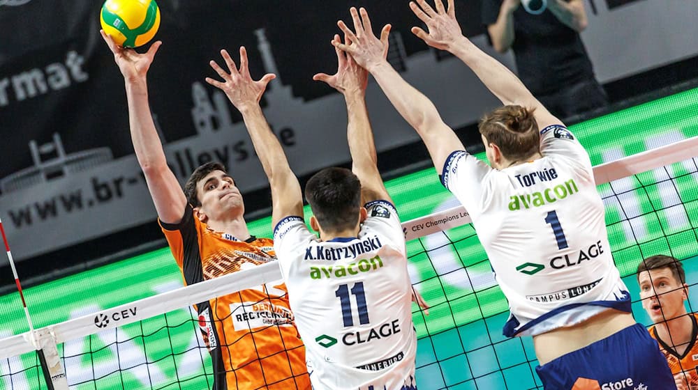 Die Volleys und Hanes (l.) bereiten sich auf die neue Saison vor. (Archivbild) / Foto: Andreas Gora/dpa