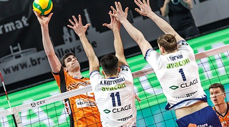 Die Volleys und Hanes (l.) bereiten sich auf die neue Saison vor. (Archivbild) / Foto: Andreas Gora/dpa