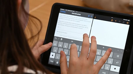 Der KI-Chatbot «Telli»  steht allen öffentlichen Schulen in Brandenburg zur Verfügung. (Archivbild) / Foto: Carmen Jaspersen/dpa