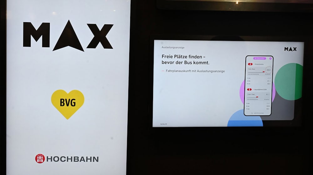 Die BVG und die Hamburger Hochbahn kooperieren bereits bei der gemeinsamen Mobilitätsplattform Max. Die Zusammenarbeit soll nun auch bei anderen Themen intensiviert und auf mit der Münchner Verkehrsgesellschaft erweitert werden. (Archivbild) / Foto: David Hammersen/dpa