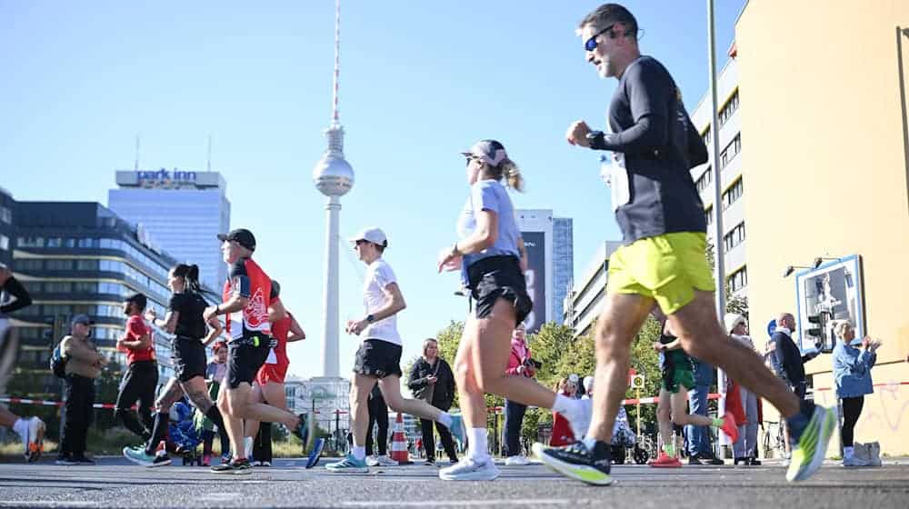 2024 haben 54.280 Menschen die komplette Marathon-Distanz absolviert. (Archivbild) / Foto: Sebastian Christoph Gollnow/dpa