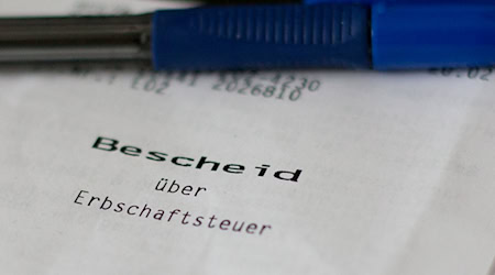 Die Präsidentin des Verbands der Familienunternehmer schlägt die Streichung der Erbschaftsteuer für Betriebe in Ostdeutschland vor. (Symbolbild) / Foto: Wolfram Kastl/dpa