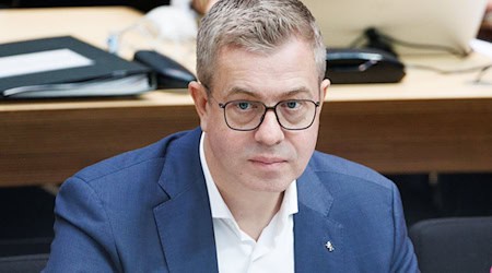 Finanzsenator Stefan Evers (CDU) wünscht sich, / Foto: Carsten Koall/dpa
