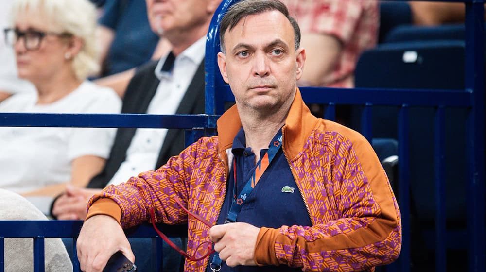 Füchse-Geschäftsführer Bob Hanning will mit dem Umzug beim Pokalspiel die Kooperation mit Potsdam unterstreichen. / Foto: Noah Wedel/dpa