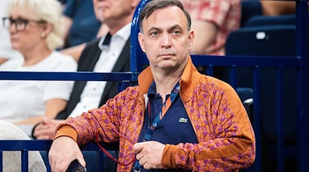 Füchse-Geschäftsführer Bob Hanning will mit dem Umzug beim Pokalspiel die Kooperation mit Potsdam unterstreichen. / Foto: Noah Wedel/dpa