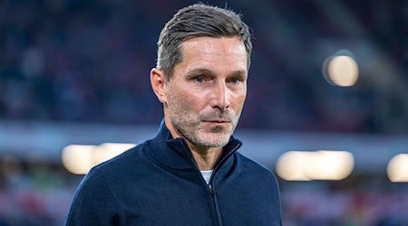 Hertha-Trainer Stefan Leitl will eine aktive Mannschaft auf dem Platz sehen. / Foto: David Inderlied/dpa