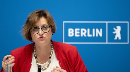 Wissenschaftssenatorin Ina Czyborra (SPD) sieht im Beschluss zu den Hochschulverträgen einen wichtigen Schritt nach vorn. (Archivbild)  / Foto: Sebastian Gollnow/dpa