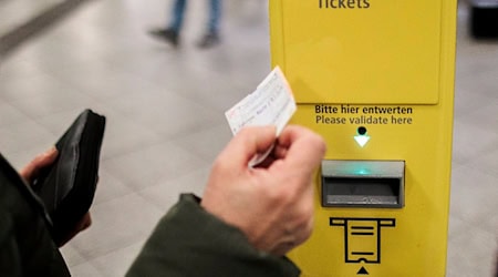 Der Einzelfahrausweis im Berliner Nahverkehr kostet ab Januar 4,00 Euro. (Archivbild) / Foto: Carsten Koall/dpa