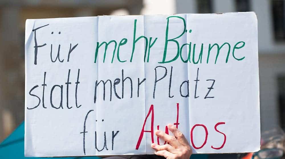 Mehr als 70 Prozent der Berliner wollen mehr Stadtgrün. (Archivbild) / Foto: Christophe Gateau/dpa