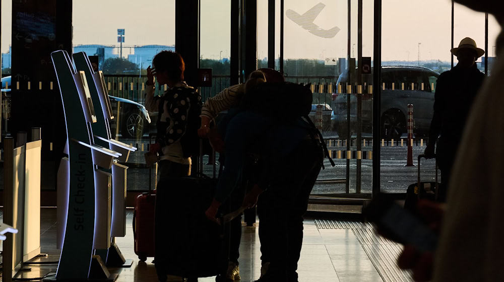 Fluggästen wird empfohlen, online einzuchecken (Archivbild). / Foto: Annette Riedl/dpa