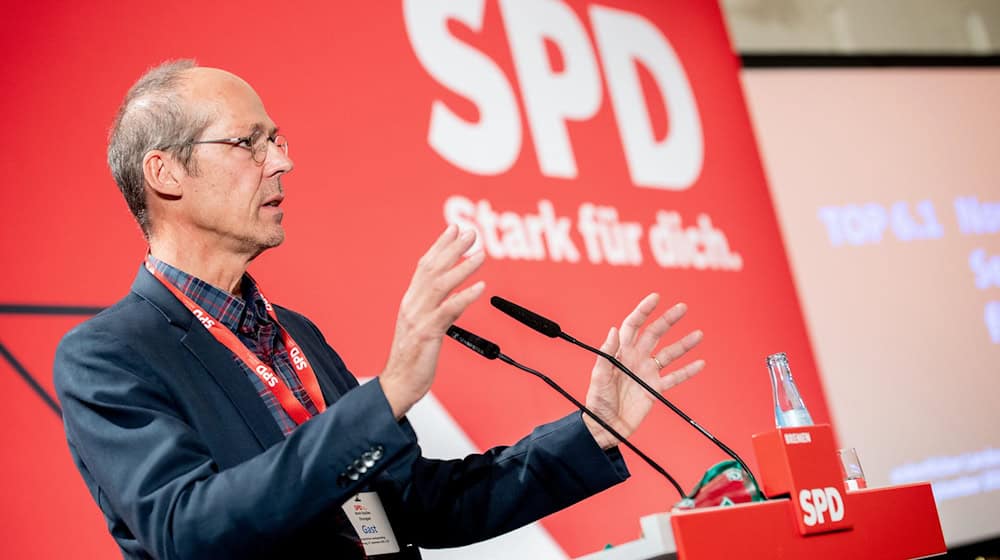 Mark Rackles soll Senator für Kinder und Bildung werden. Die Bremer SPD hat ihn für das Amt nominiert.  / Foto: Hauke-Christian Dittrich/dpa