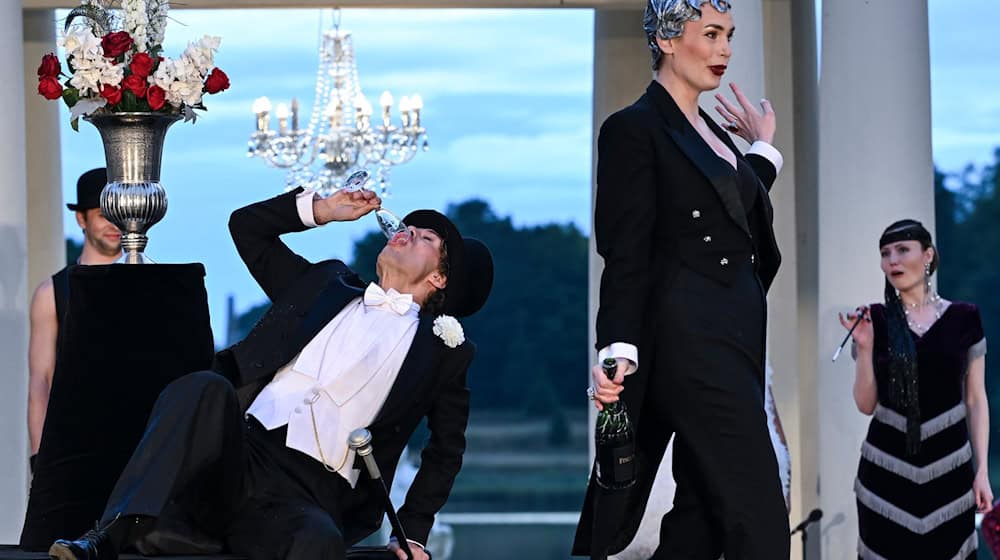 In Rheinsberg wurde auch die Operette «Die Fledermaus» aufgeführt. (Archivbild) / Foto: Jens Kalaene/dpa
