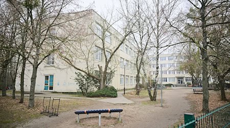 Die Zahl der Straftaten gegen Flüchtlinge und Flüchtlingsunterkünfte hat zugenommen (Archivbild). / Foto: Sebastian Christoph Gollnow/dpa