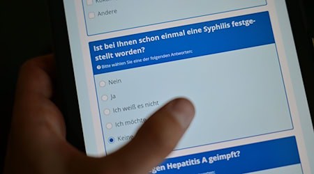 Die Zahl der Syphilis-Infektionen ist von 2023 auf 2024 um 3,9 Prozent gestiegen. (Symbolbild) / Foto: Sebastian Gollnow/dpa