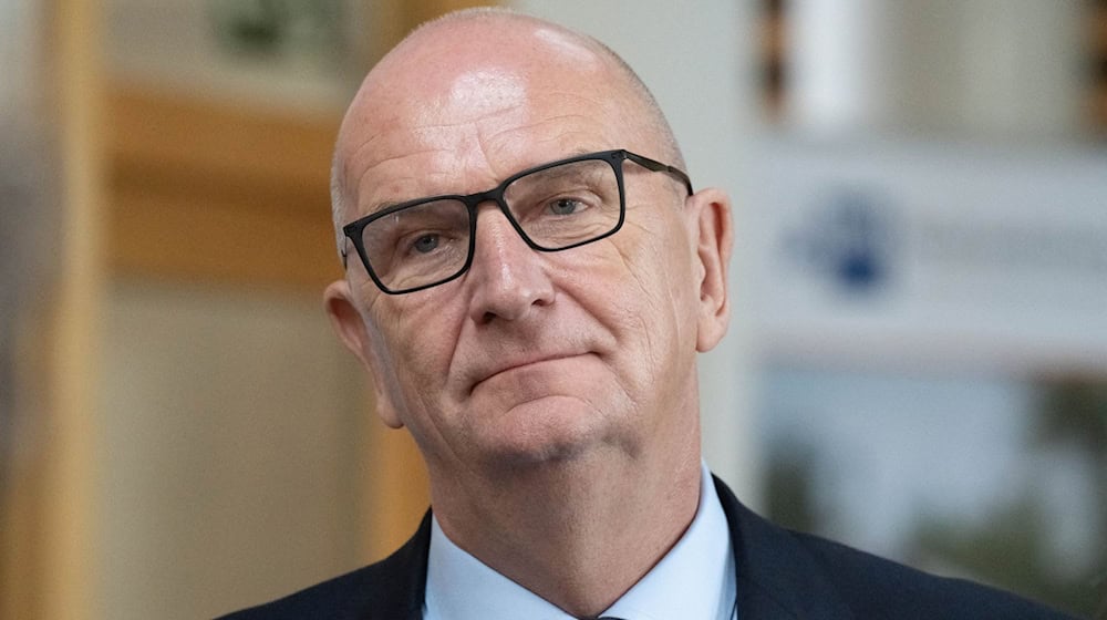 Ein chinesisches Unternehmen überlegt, in Brandenburg Luxus-E-Autos zu bauen. Ministerpräsident Woidke bestätigt Gespräche - doch Details bleiben geheim.  / Foto: Stefan Sauer/dpa