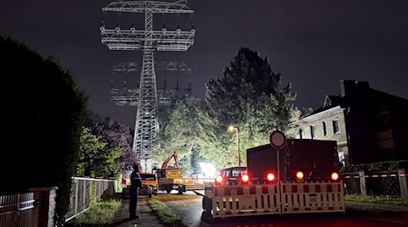 Noch immer sind rund 20.000 Haushalte im Berliner Südosten ohne Strom. / Foto: Michael Ukas/dpa