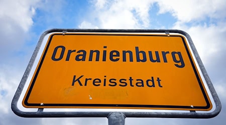 Die Zustellung von Briefwahl-Unterlagen per Post dauert nach Darstellung der Stadt Oranienburg zu lange. (Symbolbild)  / Foto: Soeren Stache/dpa