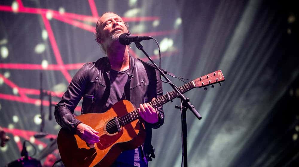 Radiohead-Sänger Thom Yorke. Mit Songs wie «Karma Police» und «Creep» erlangte die britische Band in den 90er Jahren weltweite Bekanntheit (Archivbild). / Foto: Amy Harris/AP/dpa