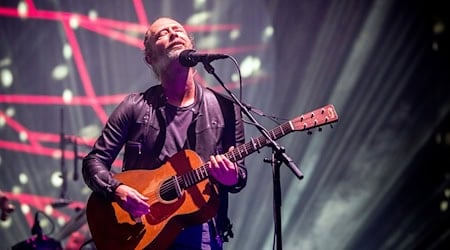 Radiohead-Sänger Thom Yorke. Mit Songs wie «Karma Police» und «Creep» erlangte die britische Band in den 90er Jahren weltweite Bekanntheit (Archivbild). / Foto: Amy Harris/AP/dpa