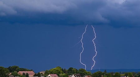 Lokale Gewitter sind für die kommenden Tage angesagt. (Symbolbild)  / Foto: Patrick Pleul/dpa