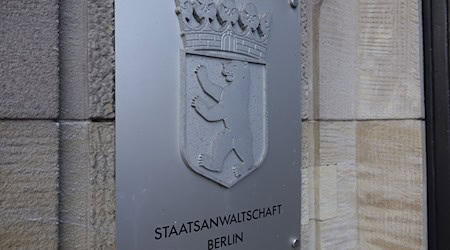 Die Staatsanwaltschaft hat einen Autohändler angeklagt wegen des Verdachts der Geldwäsche. (Symbolbild) / Foto: Sven Braun/dpa