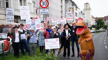 Auf dem Tempelhofer Damm soll bald wieder Tempo 50 gelten. / Foto: Bernd von Jutrczenka/dpa