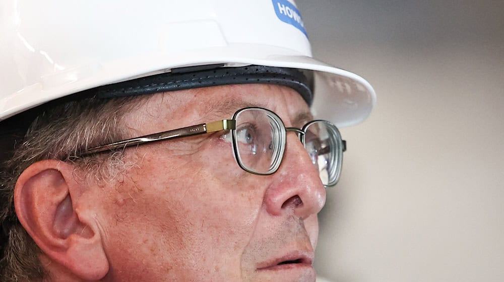 Bausenator Christian Gaebler (SPD) will Bauen in Berlin günstiger machen. (Archivbild) / Foto: Hannes P Albert/dpa