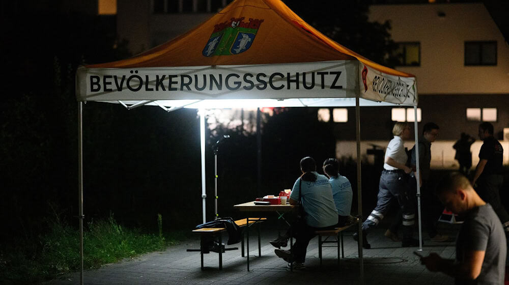 Die Senatorinnen verlangen nach dem Anschlag mehr Schutz für die Infrastruktur. / Foto: Bernd von Jutrczenka/dpa