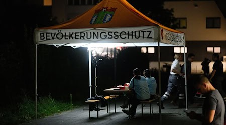 Die Senatorinnen verlangen nach dem Anschlag mehr Schutz für die Infrastruktur. / Foto: Bernd von Jutrczenka/dpa