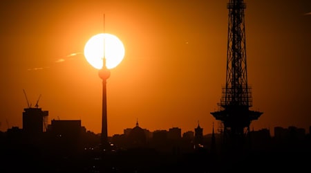 Am Sonntag steigen die Temperaturen auf bis zu 25 Grad. (Archivbild) / Foto: Christoph Soeder/dpa
