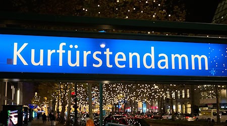 Spenden helfen, die Weihnachtsbeleuchtung am Kurfürstendamm zu finanzieren. (Archivbild) / Foto: Annette Riedl/dpa