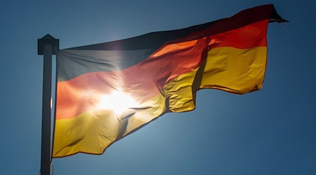  Seit der deutschen Wiedervereinigung 1990 wird der «Tag der Deutschen Einheit» am 3. Oktober gefeiert. (Symbolbild) / Foto: Fernando Gutierrez-Juarez/dpa-Zentralbild/dpa