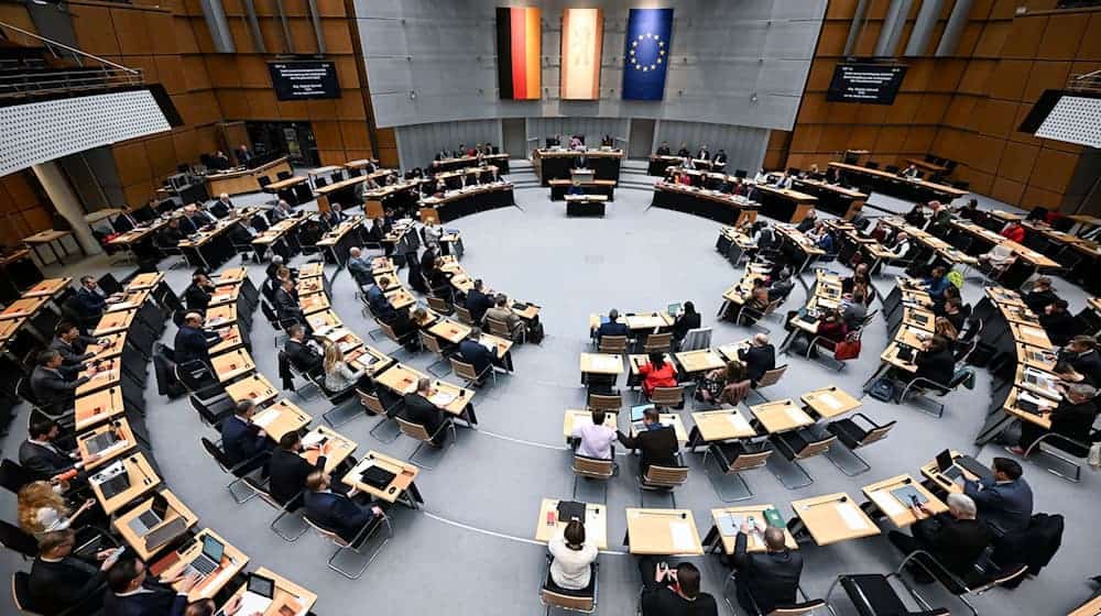 Die Regierungskoalition aus CDU und SPD hat einer aktuellen Umfrage zufolge keine Mehrheit mehr. Das Abgeordnetenhaus wird in einem Jahr neu gewählt. (Archivfoto) / Foto: Jens Kalaene/dpa