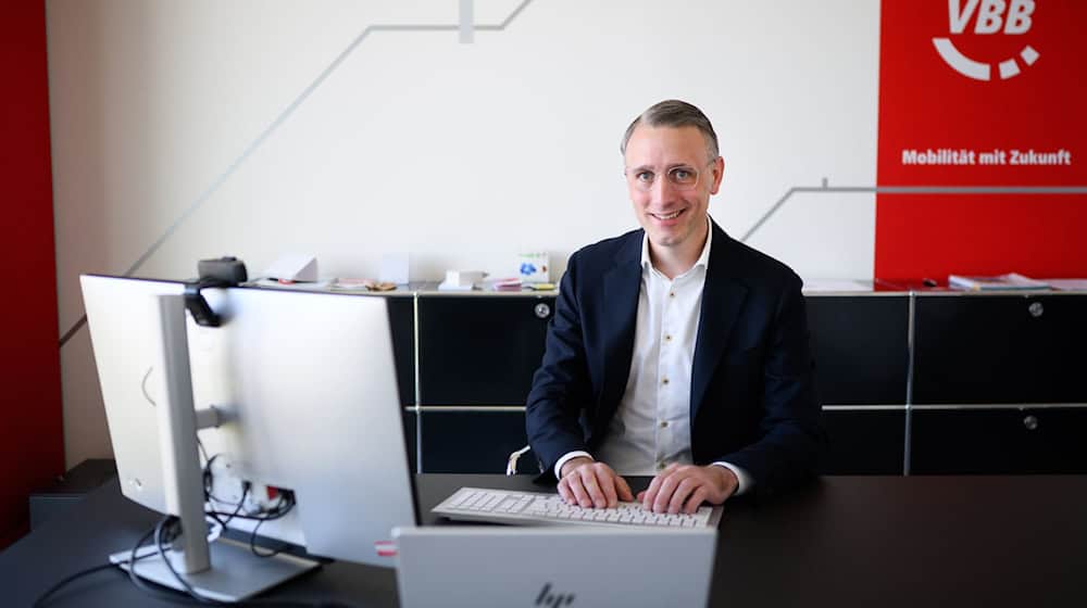 Der neue VBB-Chef Christoph Heuing geht davon aus, dass die Tickets für Busse und Bahnen auch in den nächstne Jahren teurer werden. (Archivbild) / Foto: Bernd von Jutrczenka/dpa